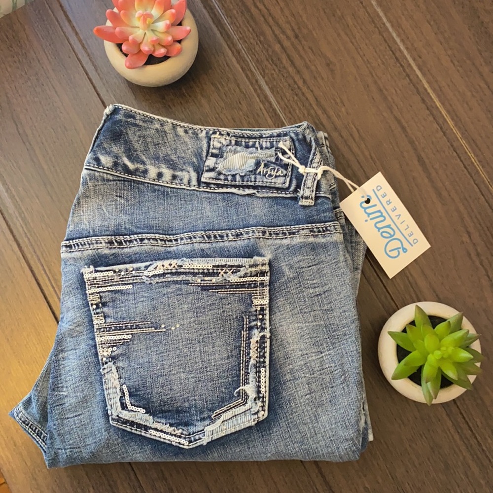 Ariya Jeans Embellished Glam Size 16
